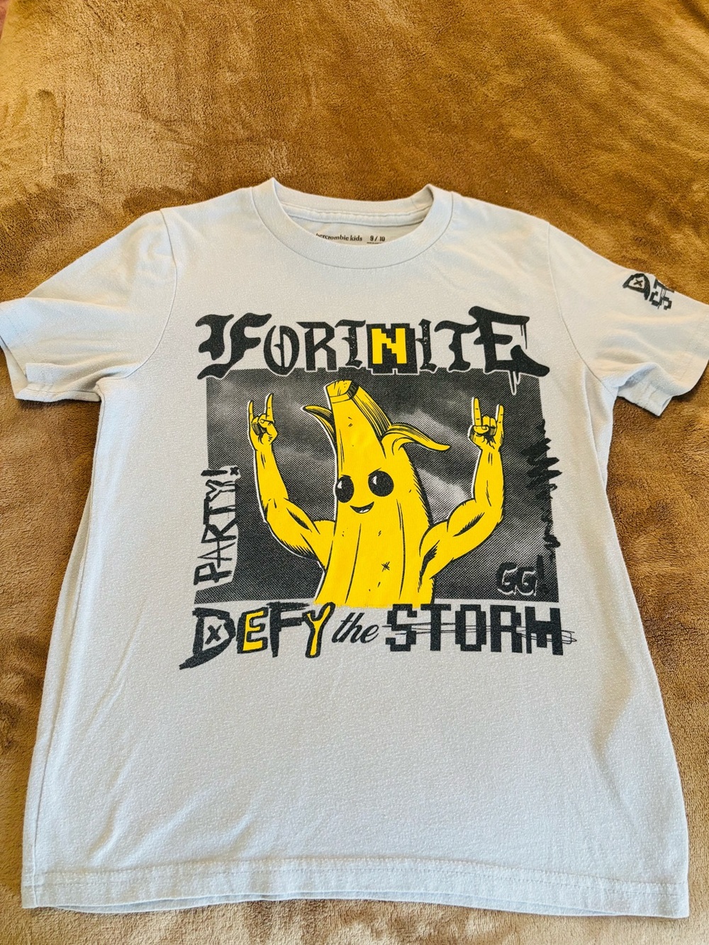 2/$10 Abercrombie and Fitch Light Grey Fortnite Banana Graphic Tee Kids 9/10